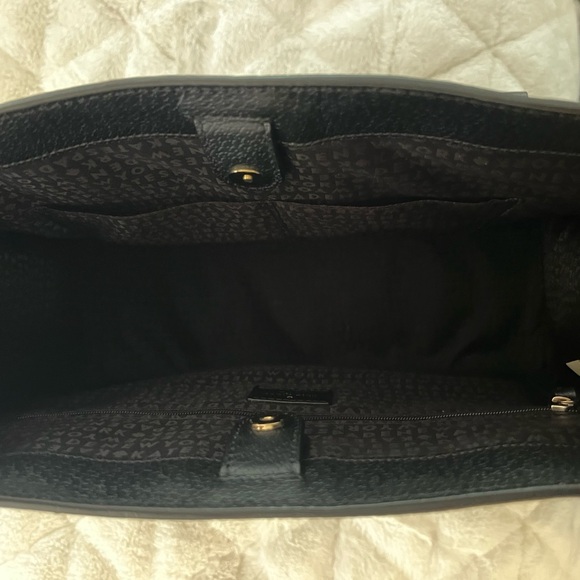 Kate Spade Black Leather purse I only used it once perfect condition - Picture 2 of 3